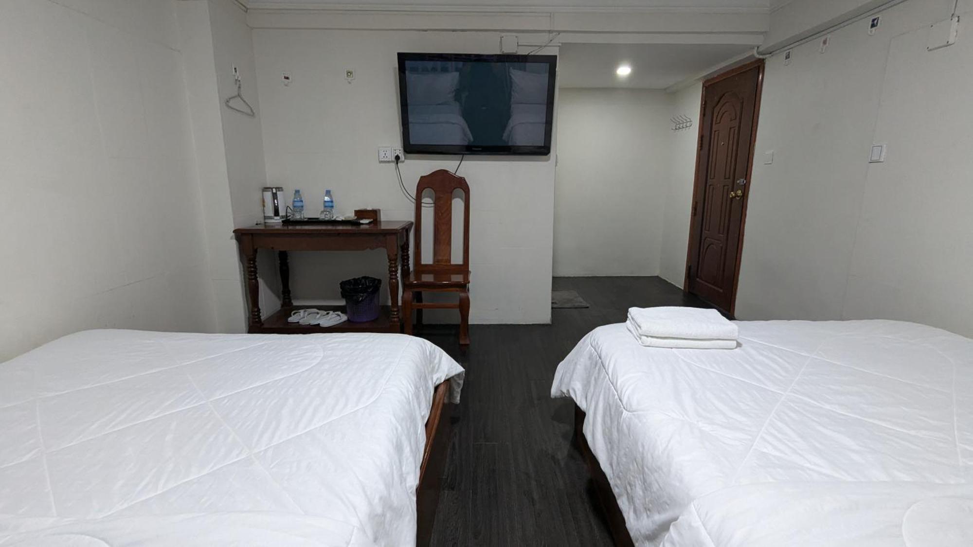 Empire House, Phnom Penh 호텔 외부 사진