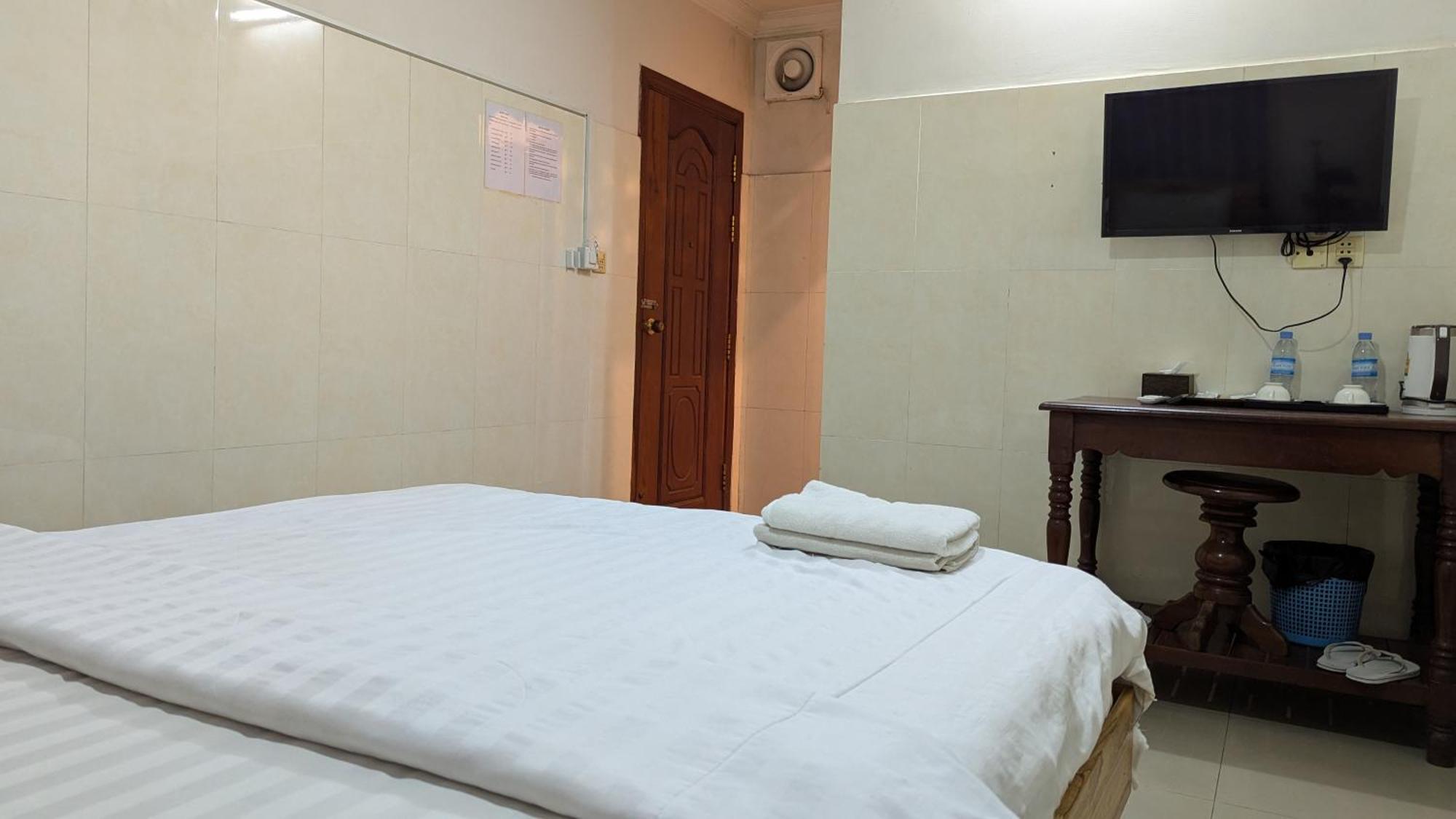 Empire House, Phnom Penh 호텔 외부 사진